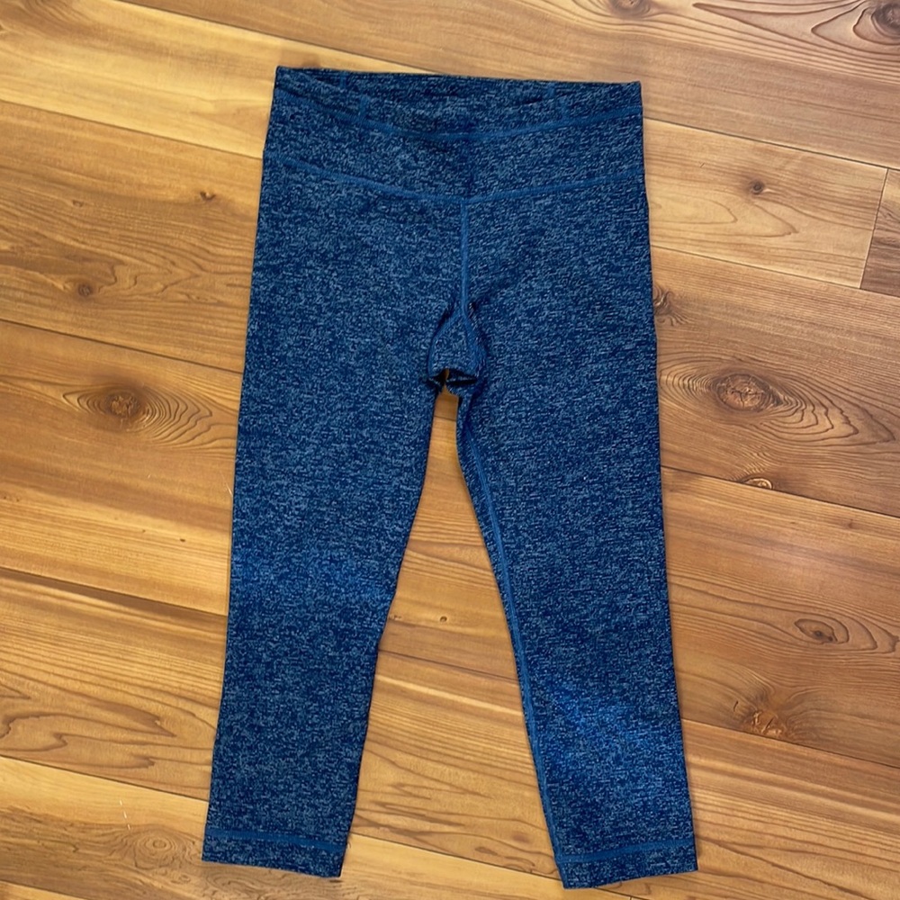 Under Armour All Season Gear Athletic Cropped Capri Leggings XS Gorpcore Blue